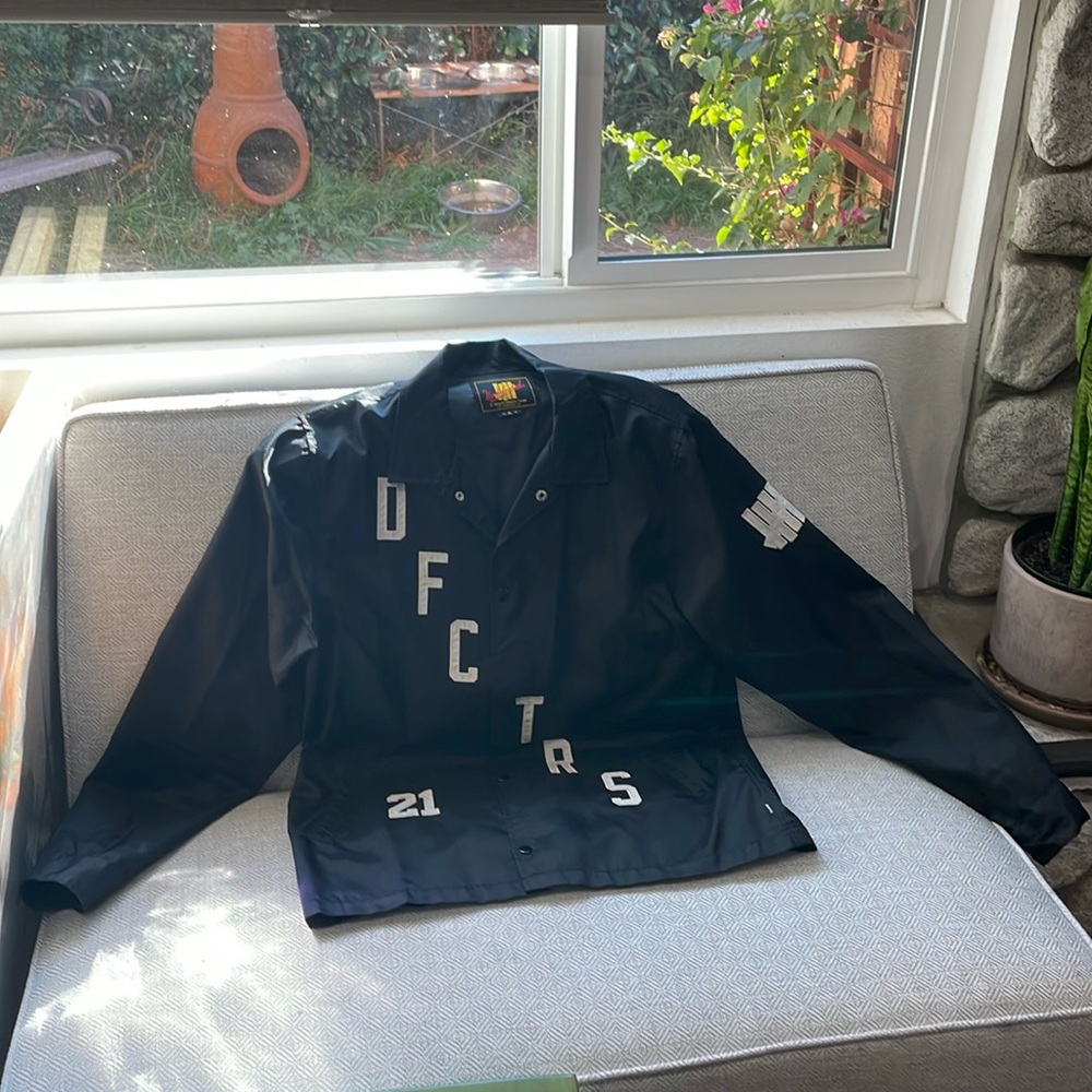 Lightweight Undefeated DEFECTOR Jacket Mens XL. Black/White